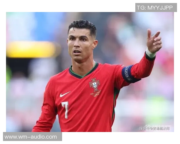 足球巨星C罗精准射门瞬间解析与精彩回顾 足球巨星C罗精准射门瞬间解析与精彩回顾