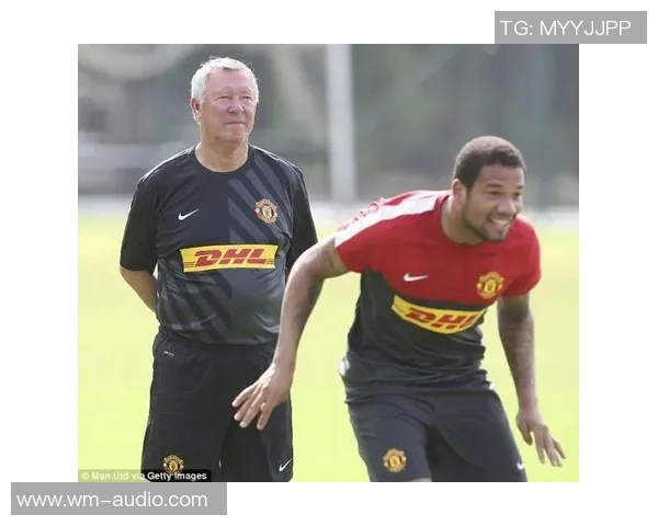 足球明星日常逛街趣事全记录精彩瞬间大公开